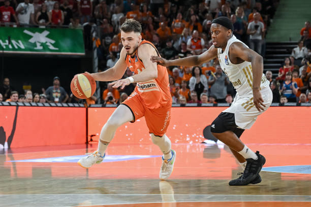 场上的象征 场上的象征